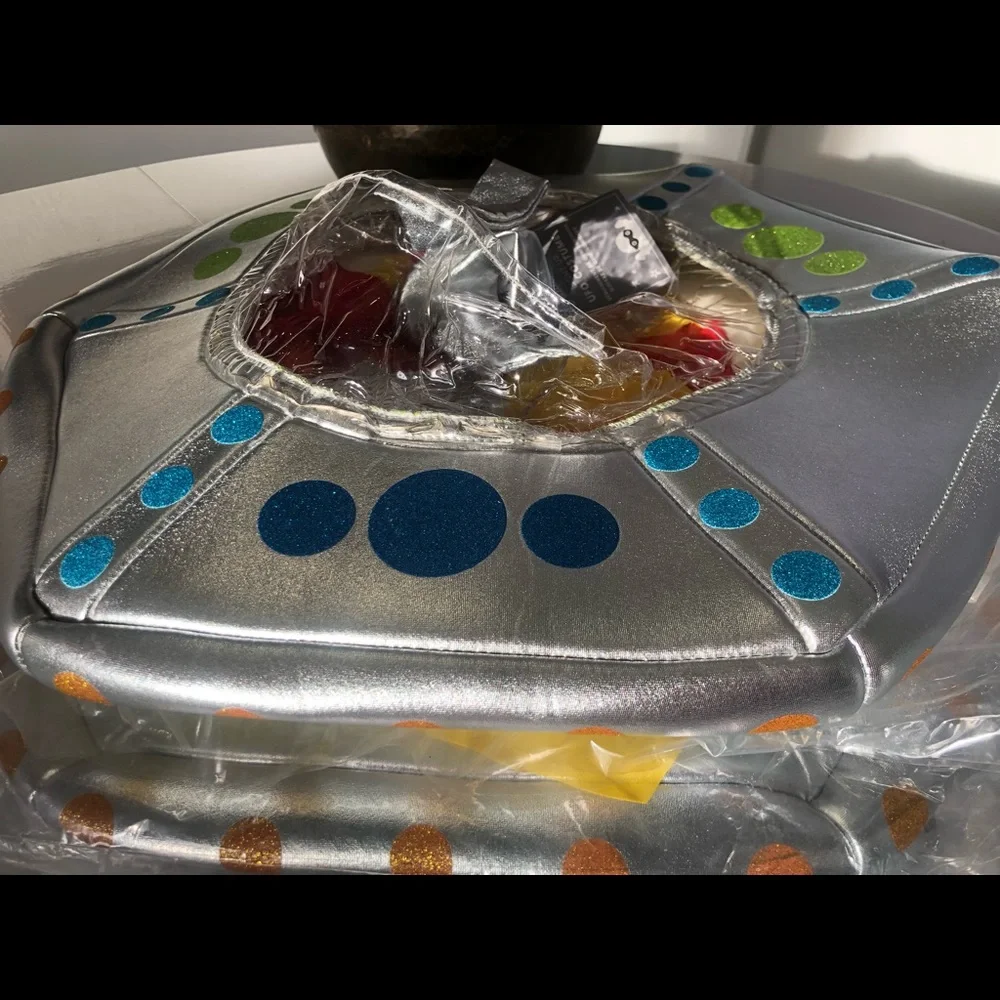 Pottery Barn Silver UFO /Spaceship Costume | Light up | 3T - Picture 3 of 7